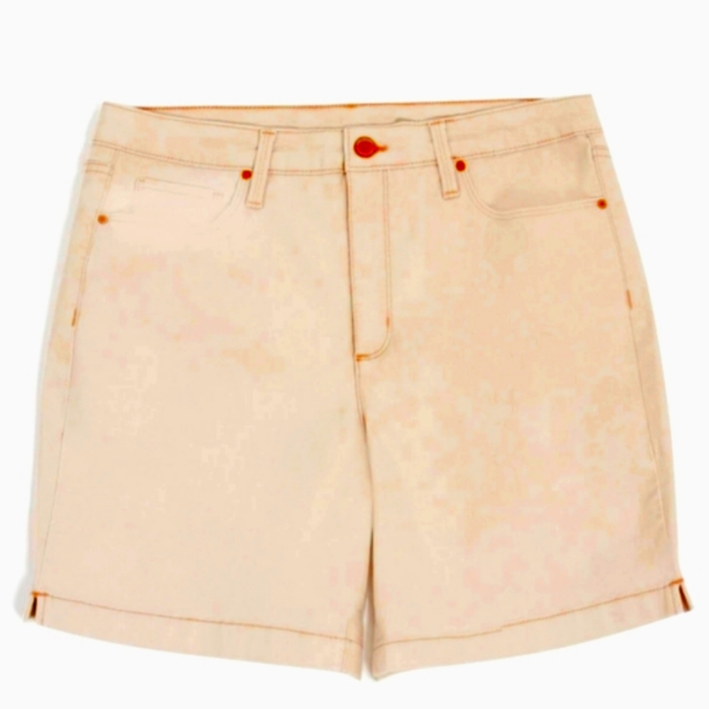 Classic tan denim shorts, NEW